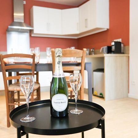 Au 38, Charme Et Confort Dans Notre T2 A Epernay Ngoại thất bức ảnh